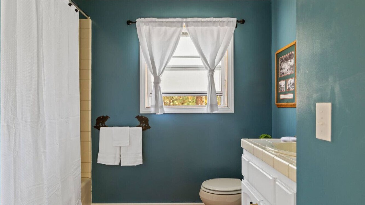 Photo of Bathroom in Summit Estates