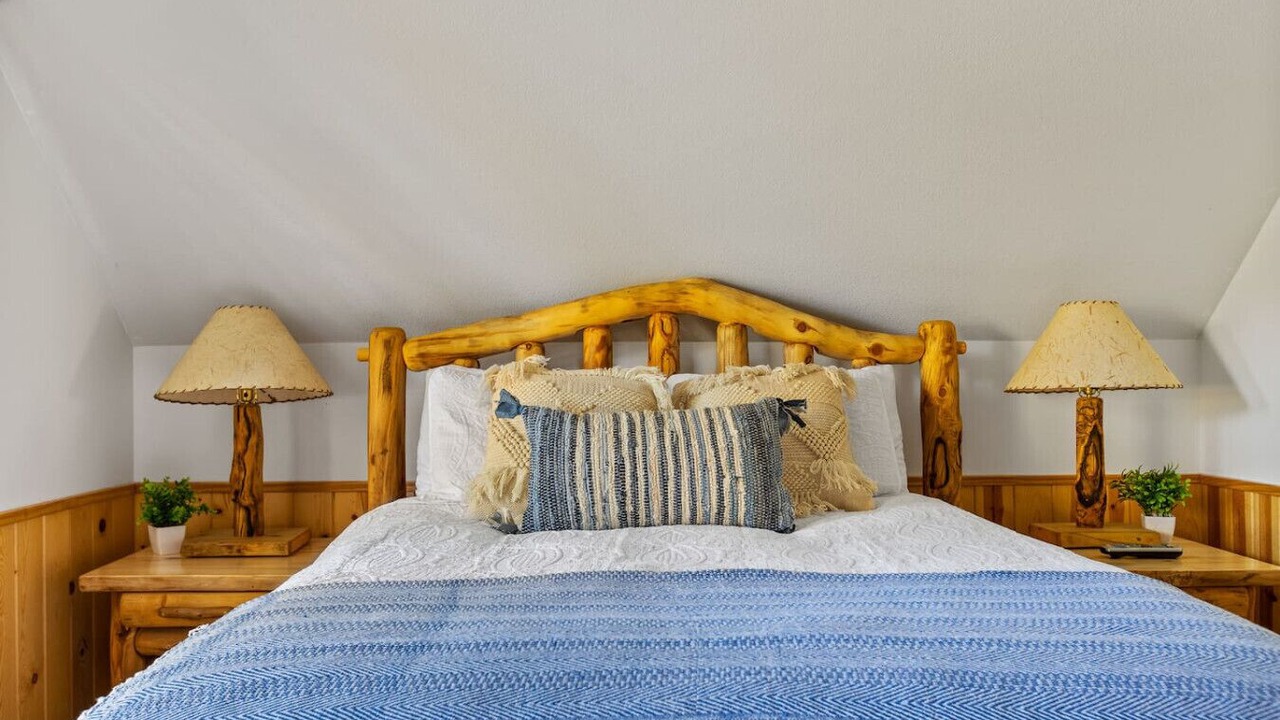 Photo of Bedroom in Summit Estates