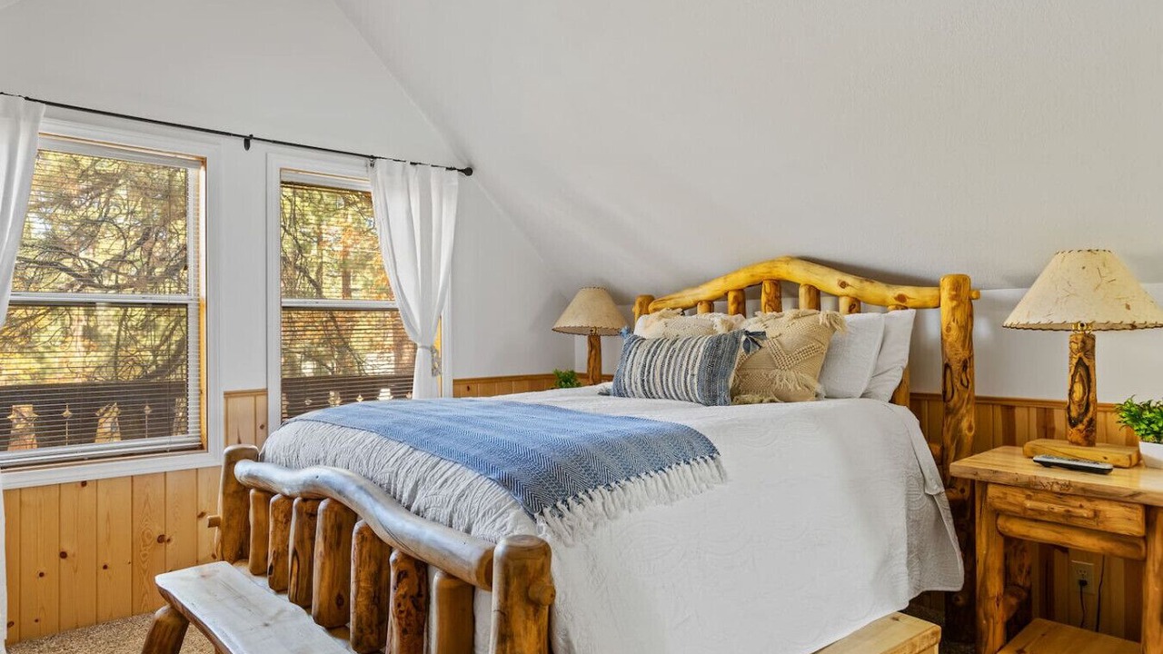 Photo of Bedroom in Summit Estates