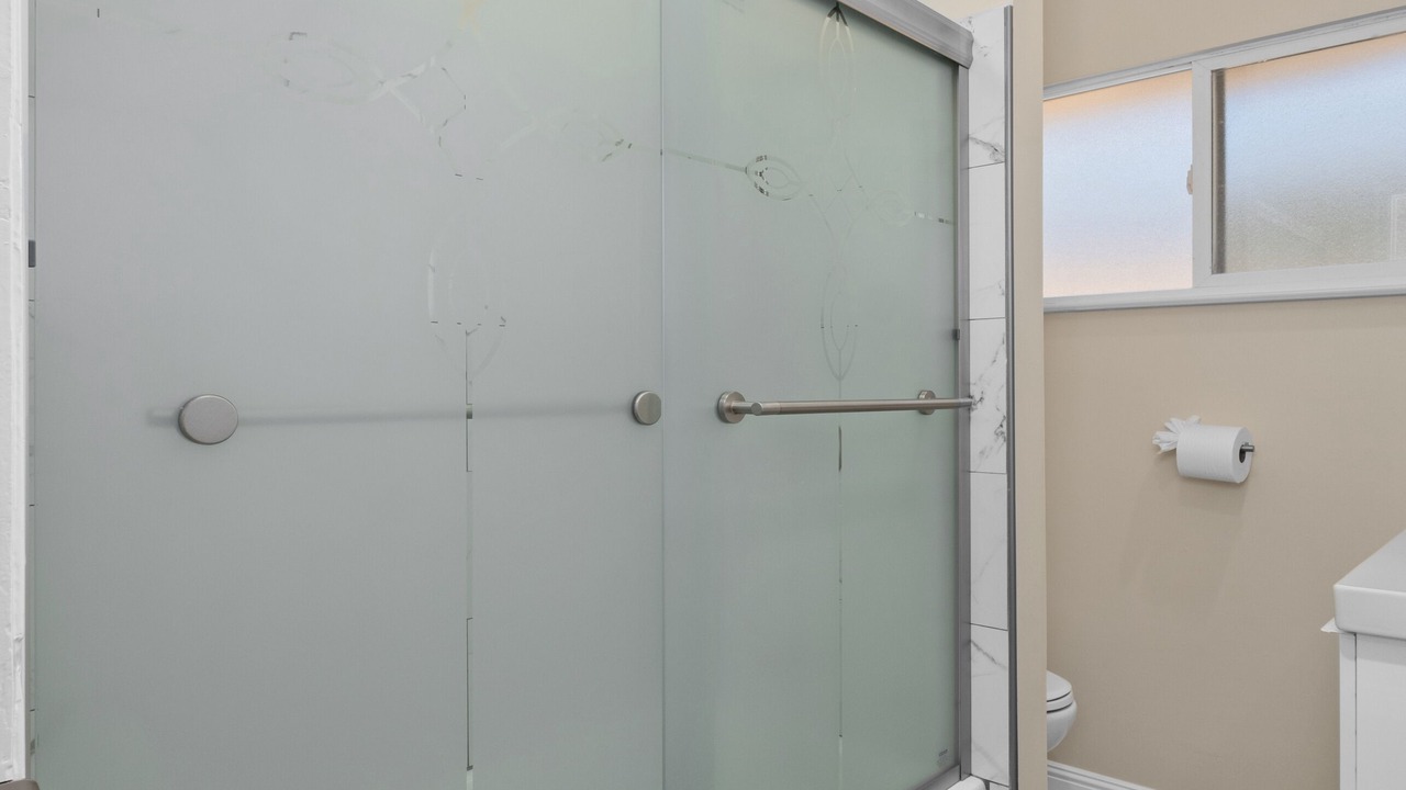 Photo of Bathroom in Raisin