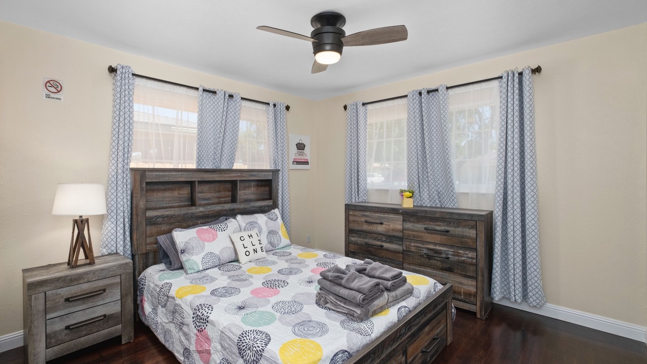 Photo of Bedroom in Raisin