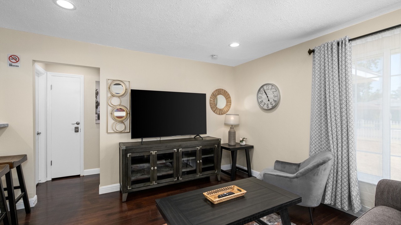 Photo of Livingroom in Raisin