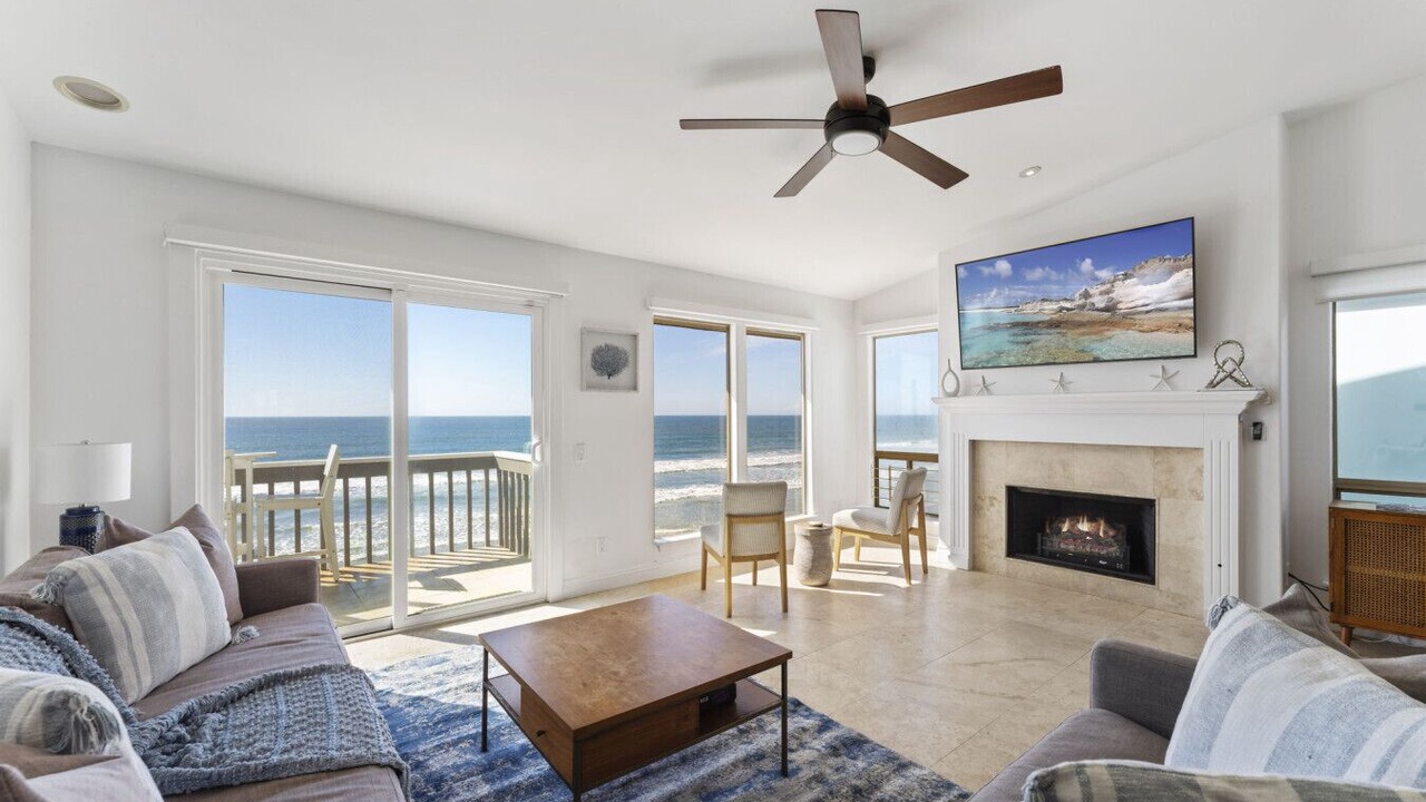 Photo of Livingroom in South Oceanside
