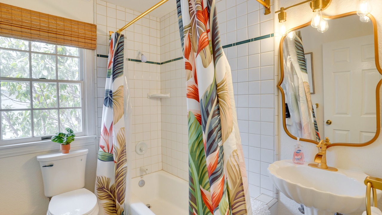 Photo of Bathroom in Avalon