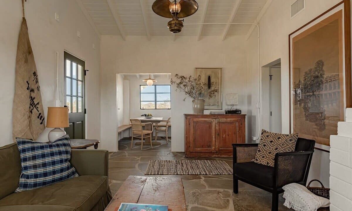 Photo of Livingroom in Yucca Valley