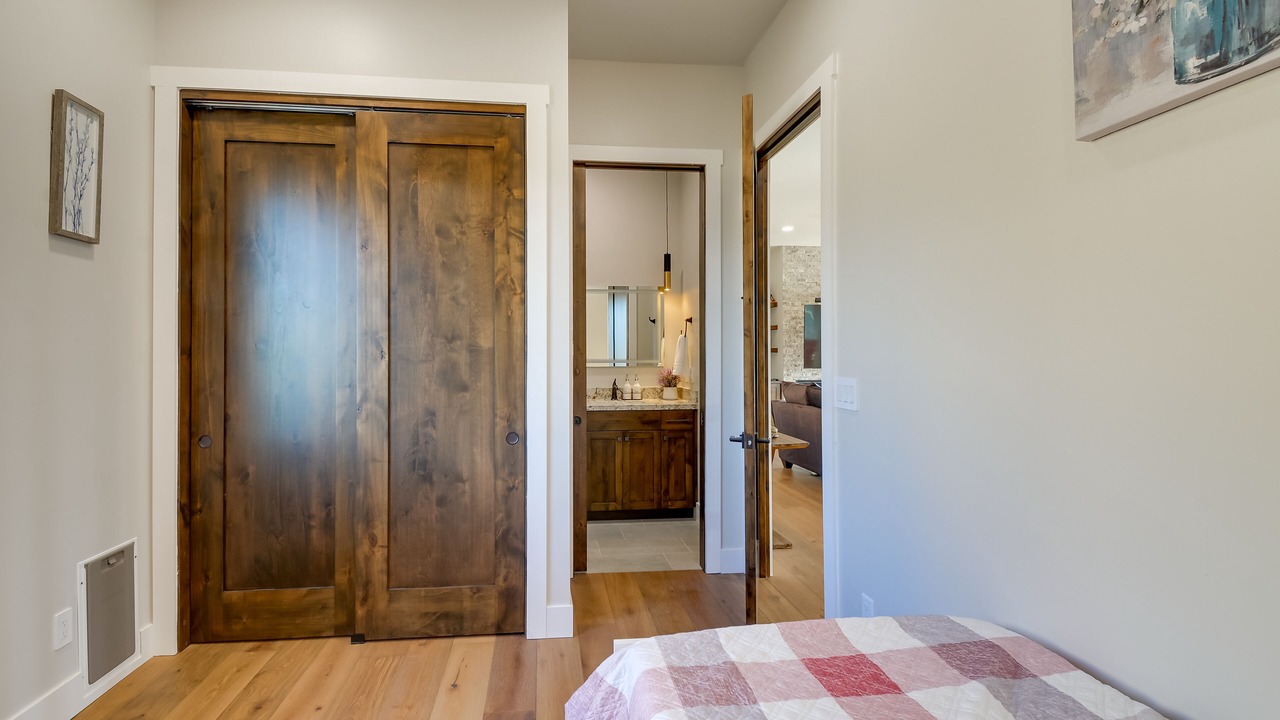 Photo of Bedroom in Lynx Mountain View Estates