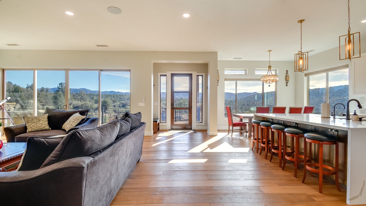 Photo of Livingroom in Lynx Mountain View Estates