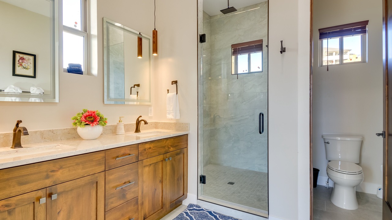 Photo of Bathroom in Lynx Mountain View Estates