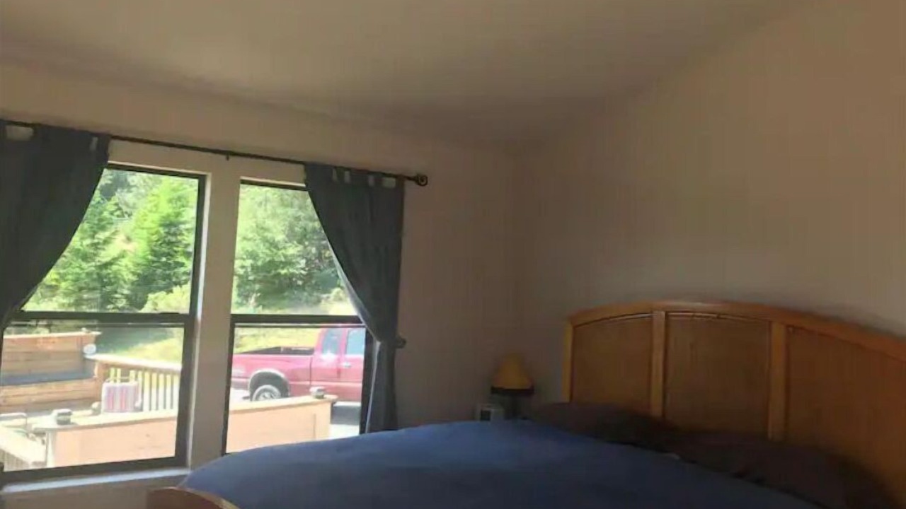 Photo of Bedroom in Timber Cove