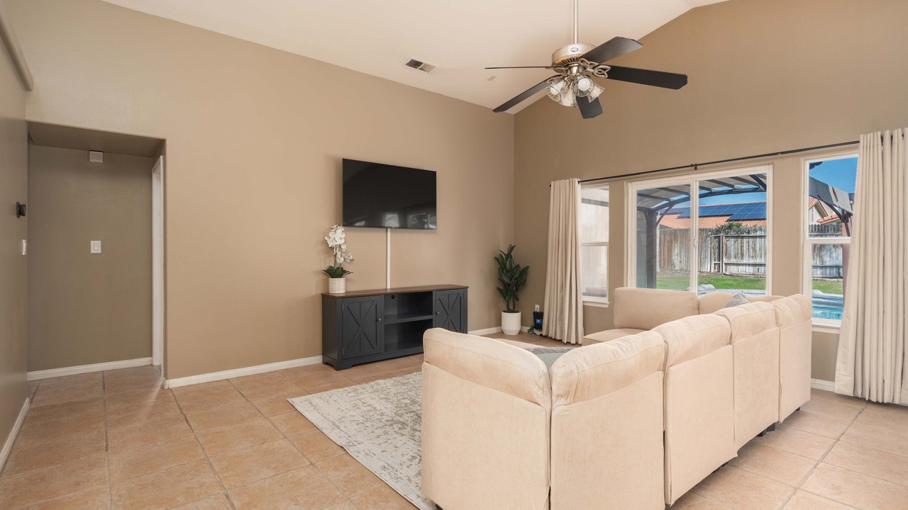 Photo of Livingroom in Pumpkin Center
