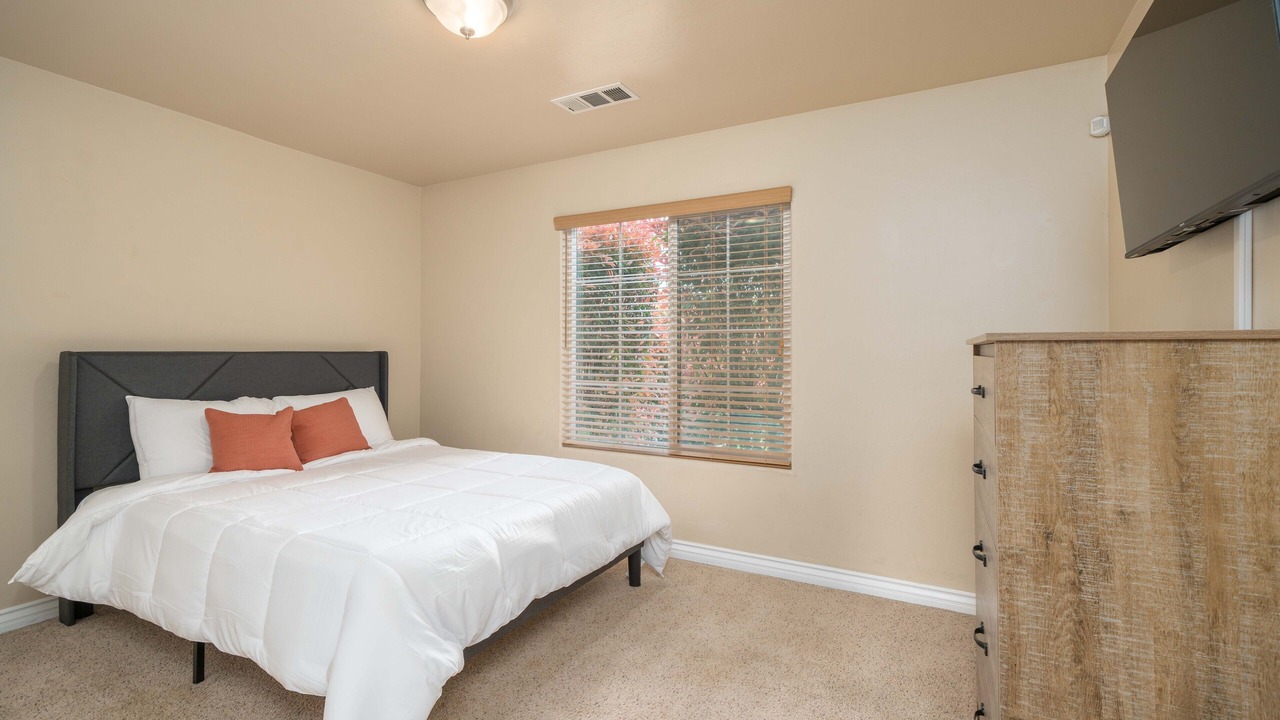 Photo of Bedroom in Pumpkin Center