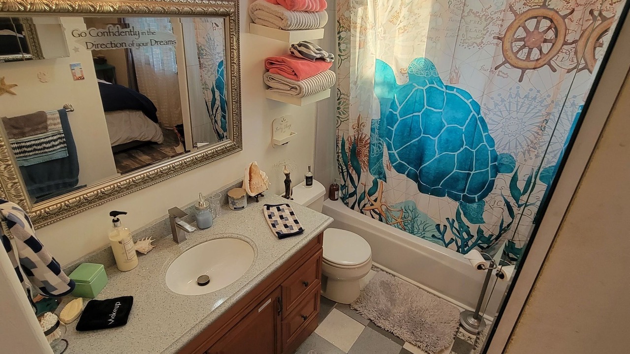 Photo of Bathroom in East Side Capistrano