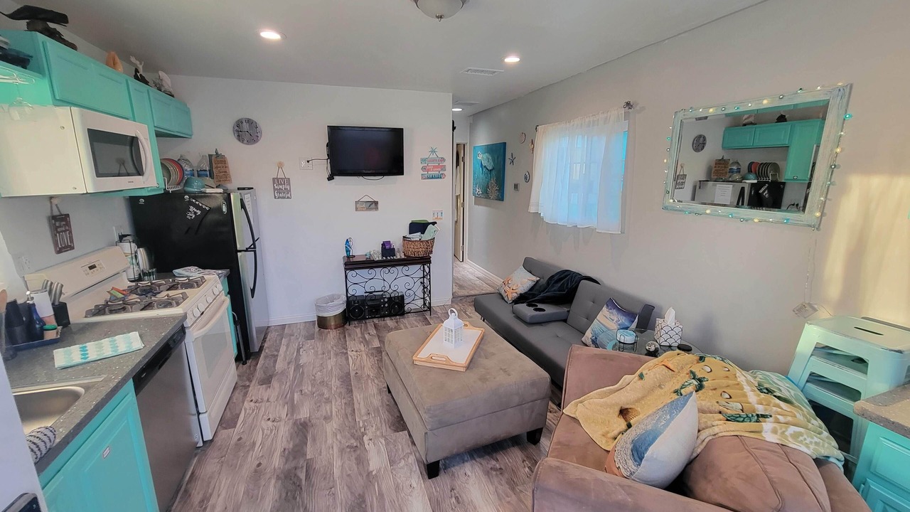 Photo of Livingroom in East Side Capistrano