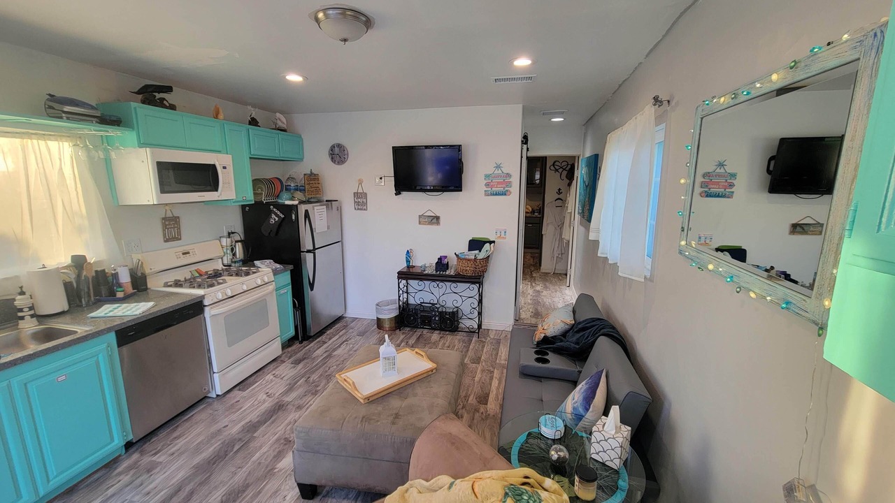 Photo of Livingroom in East Side Capistrano