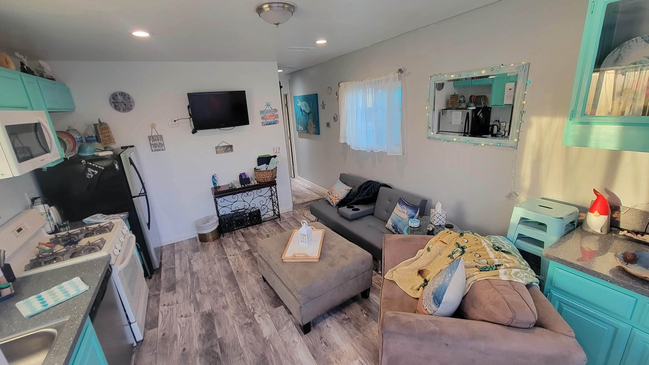Photo of Livingroom in East Side Capistrano