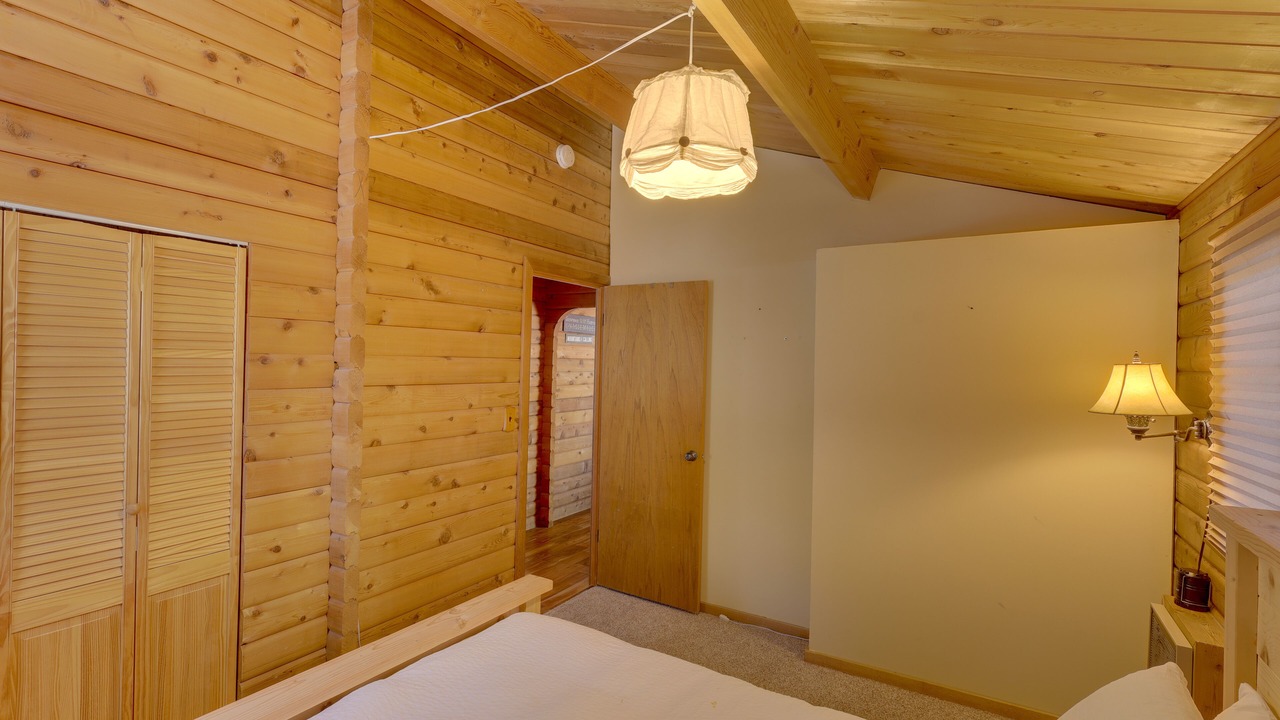 Photo of Bedroom in Pine Mountain Club