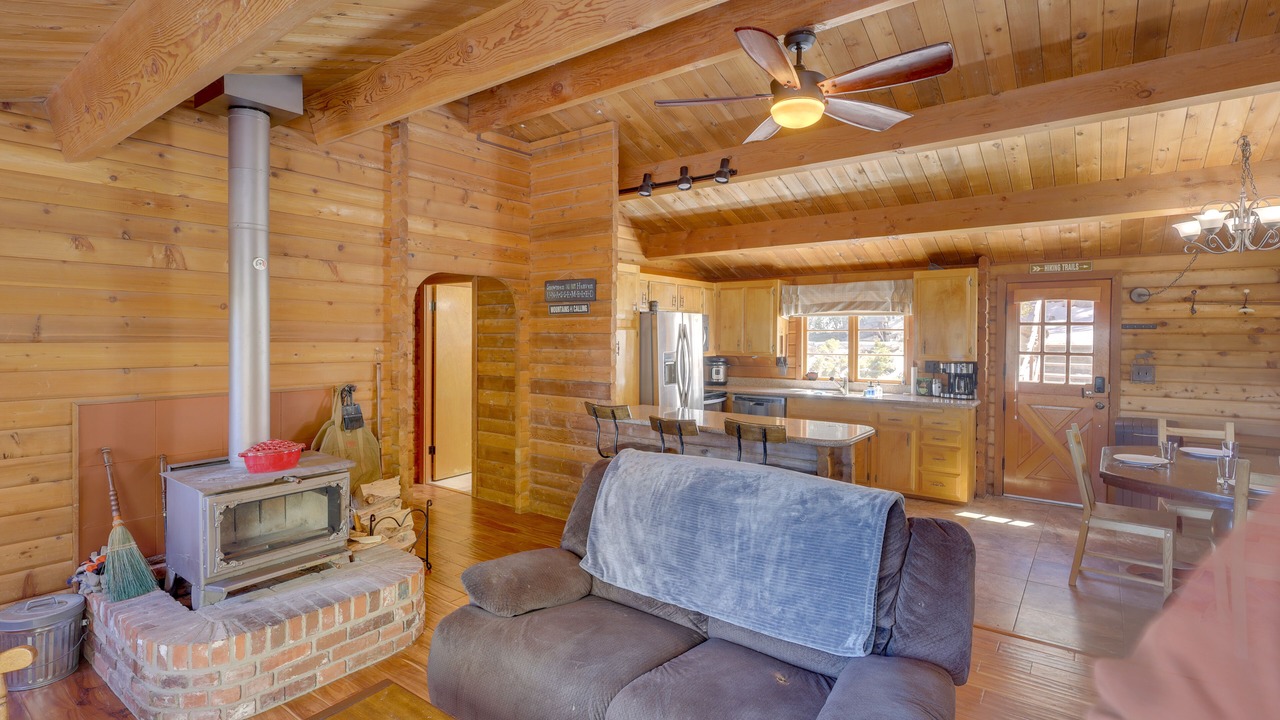 Photo of Livingroom in Pine Mountain Club