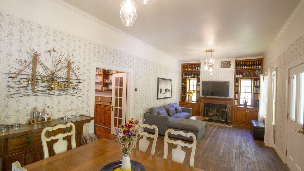 Photo of Bedroom in Guerneville