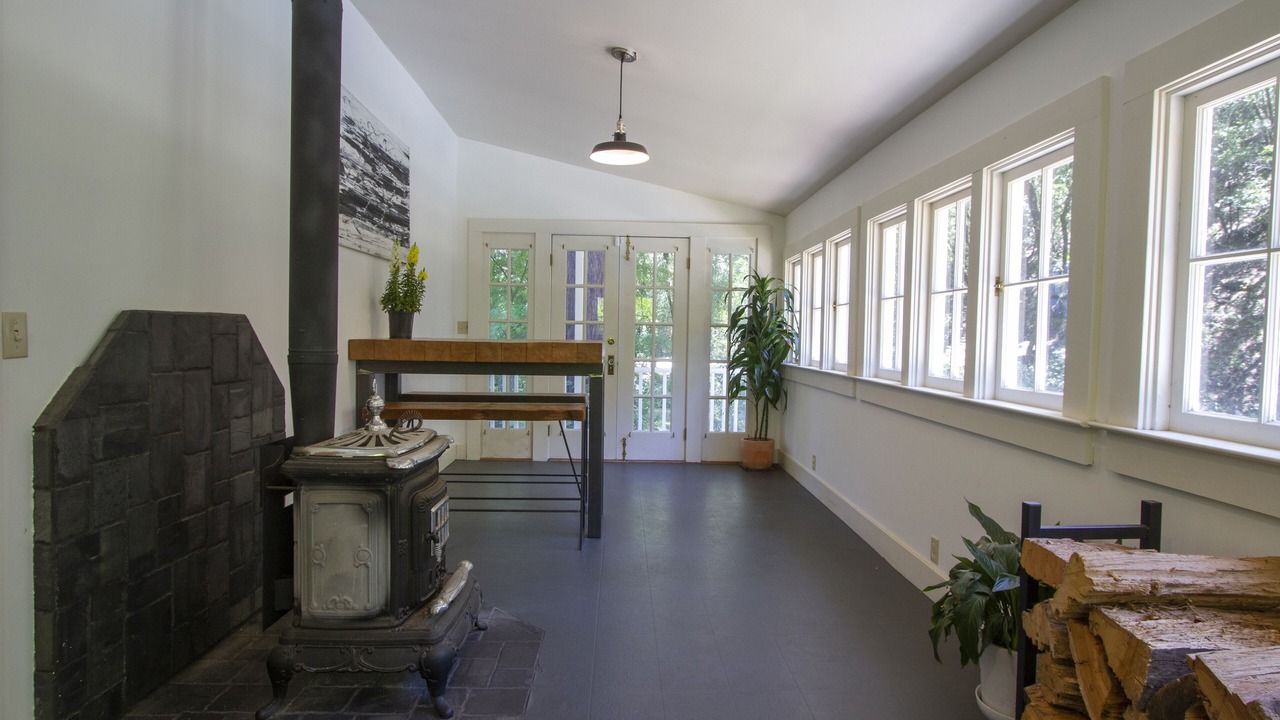 Photo of Bedroom in Guerneville