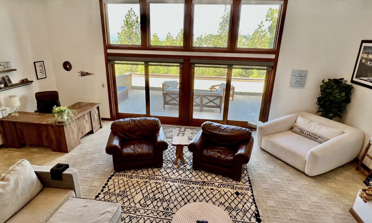 Photo of Livingroom in Gold Mountain