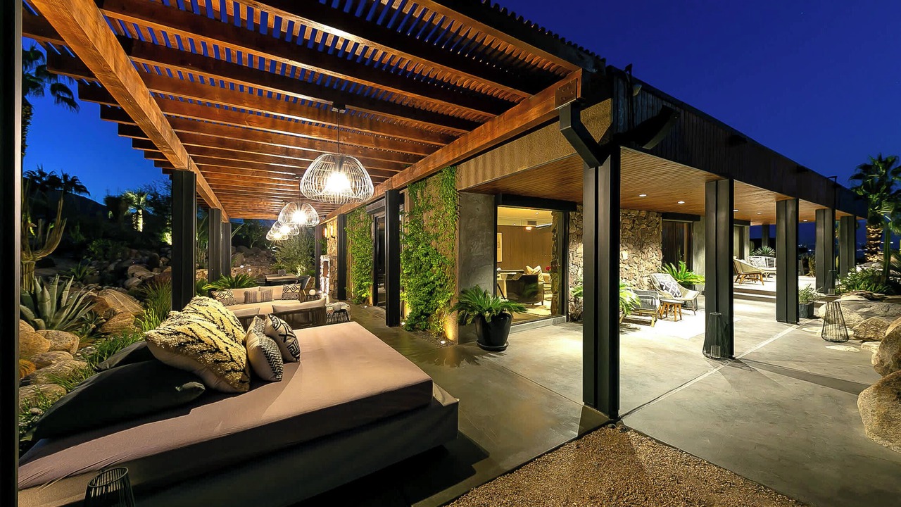 Photo of Patio Balcony in Little Tuscany