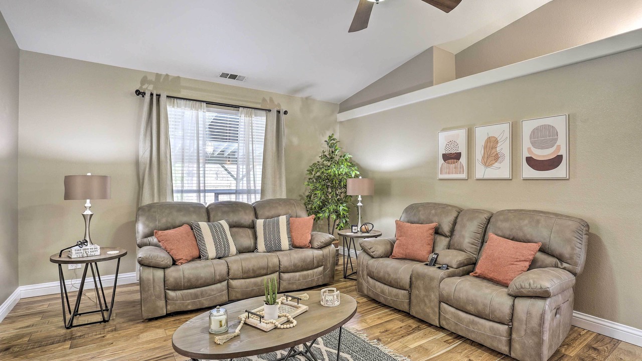 Photo of Livingroom in Redding