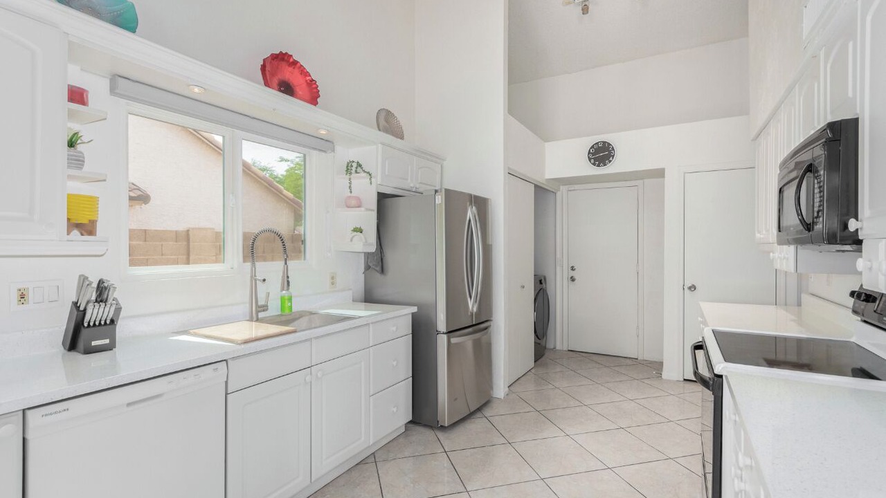 Photo of Kitchen in Val Vista Lakes