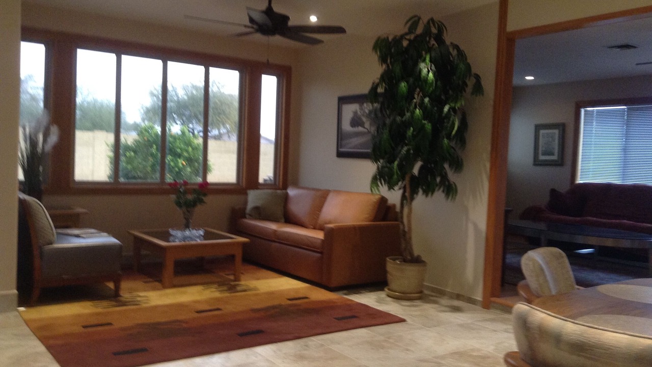 Photo of Livingroom in Fountain of the Sun