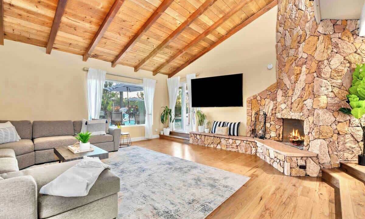 Photo of Livingroom in Rancho San Diego