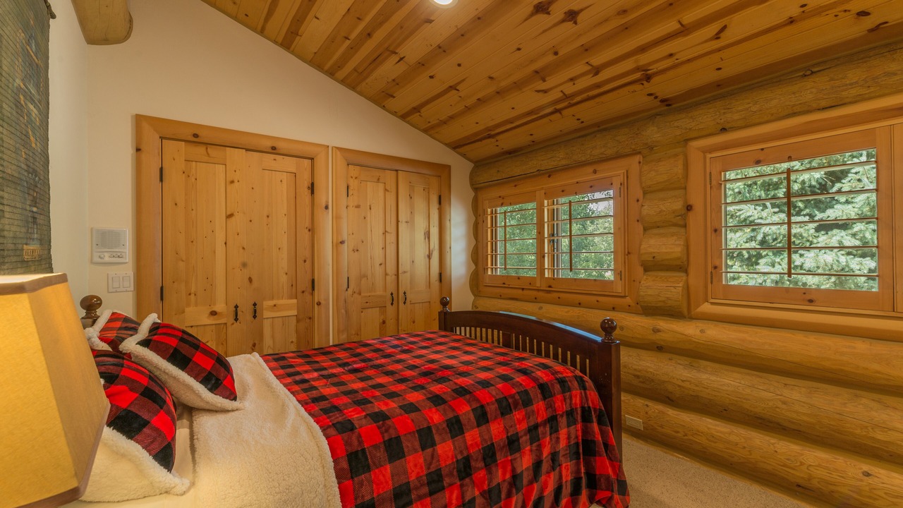 Photo of Bedroom in Valley Ranch