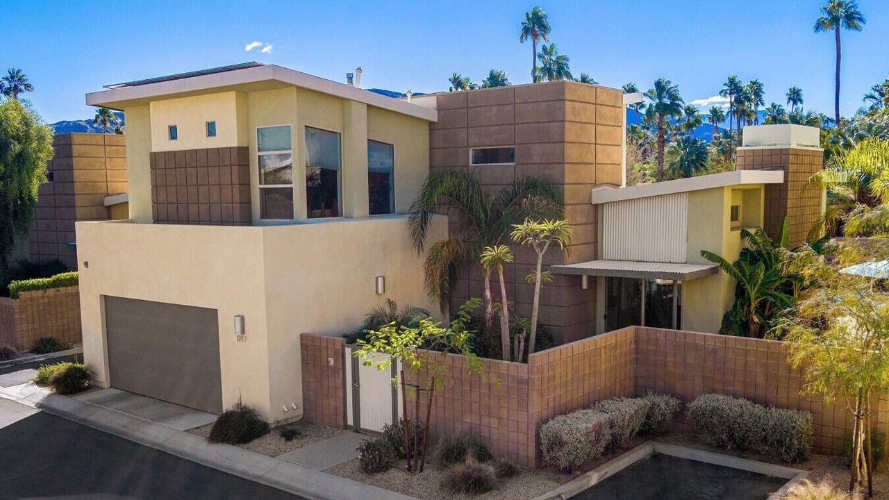 Photo of Others in Twin Palms