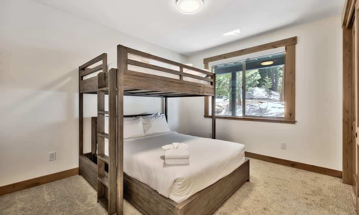 Photo of Bedroom in Kingswood Estates