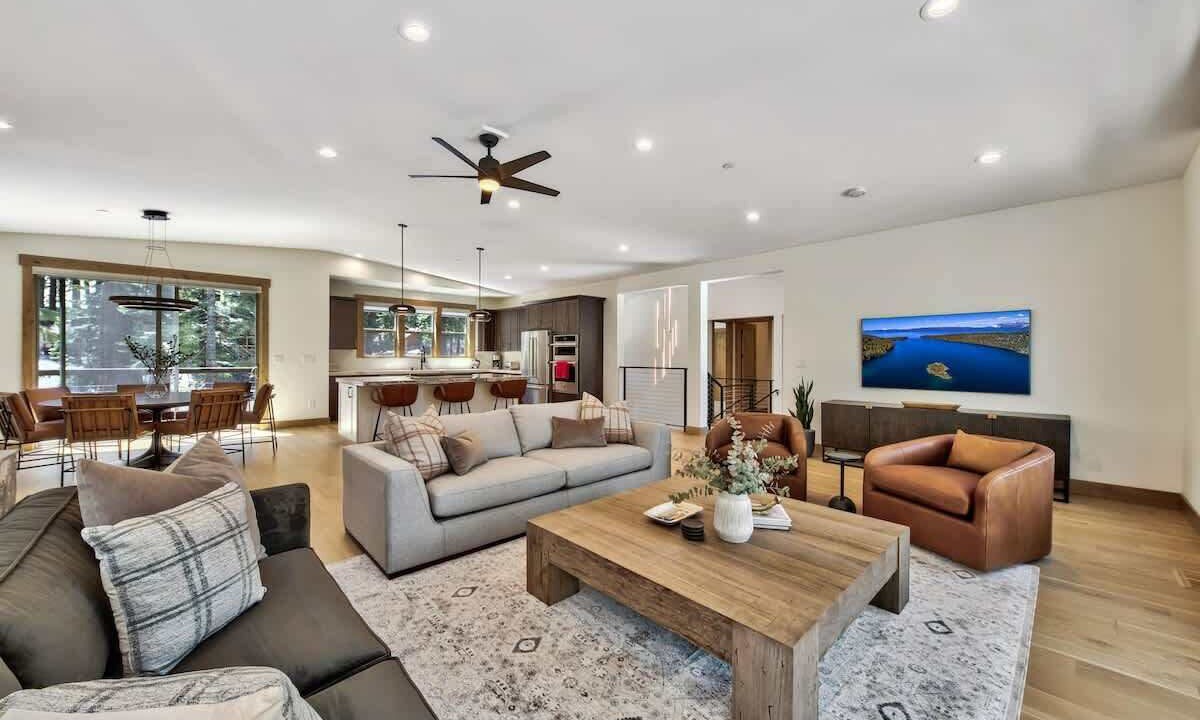 Photo of Livingroom in Kingswood Estates