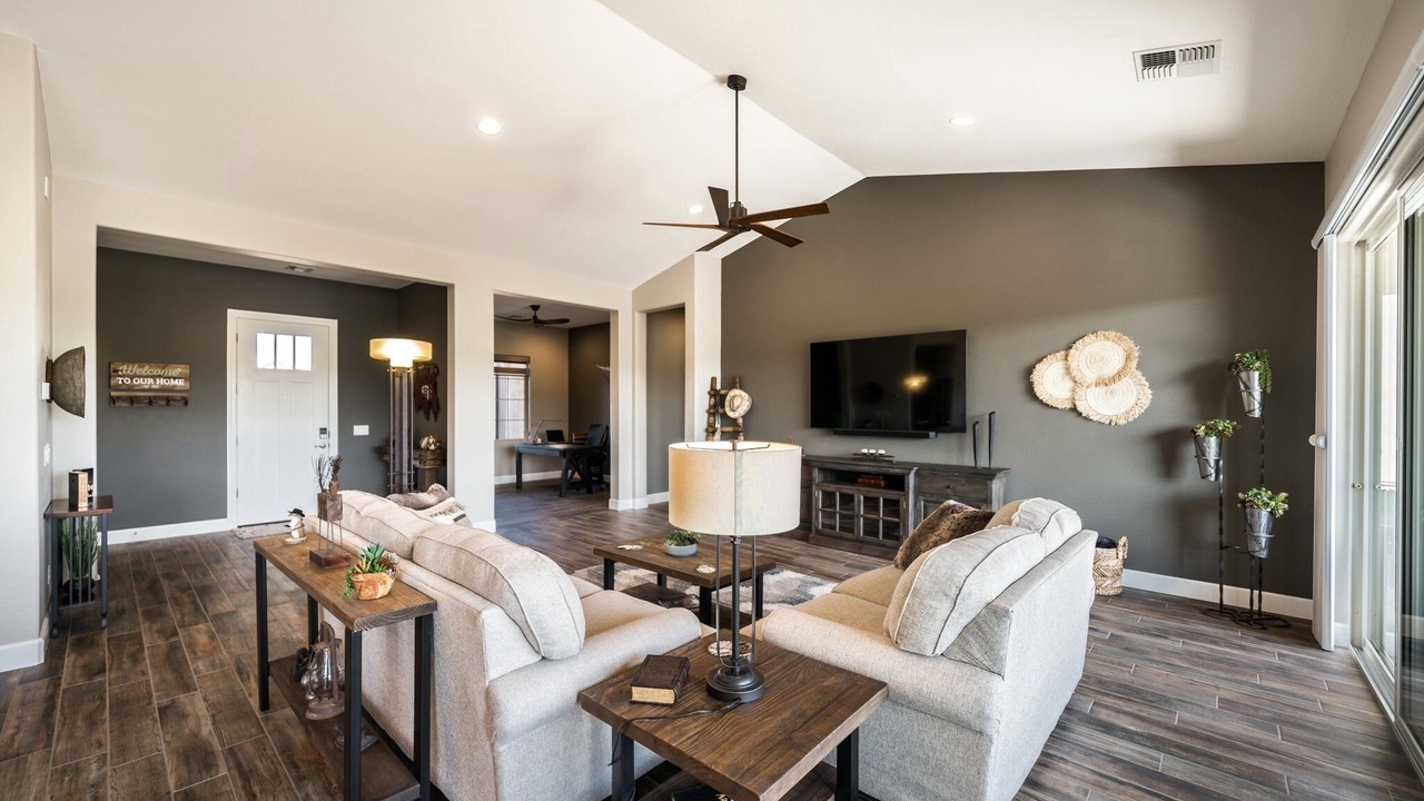 Photo of Livingroom in Wickenburg