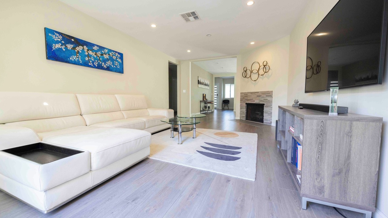 Photo of Livingroom in Sherman Oaks