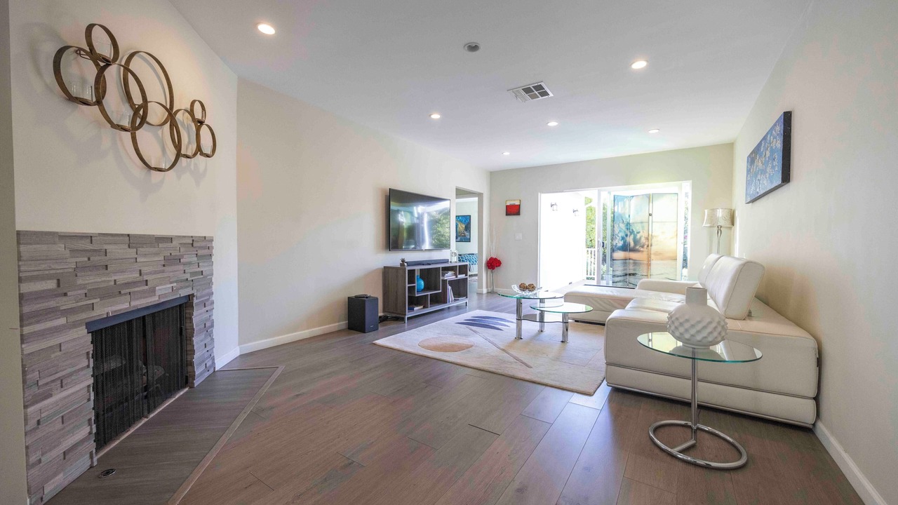 Photo of Livingroom in Sherman Oaks