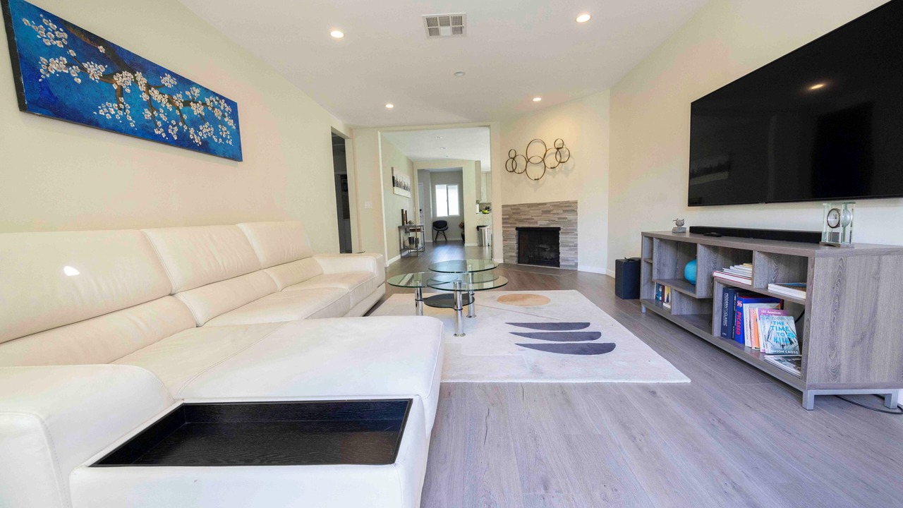 Photo of Livingroom in Sherman Oaks