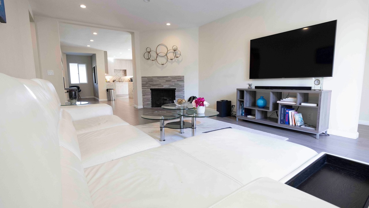 Photo of Livingroom in Sherman Oaks