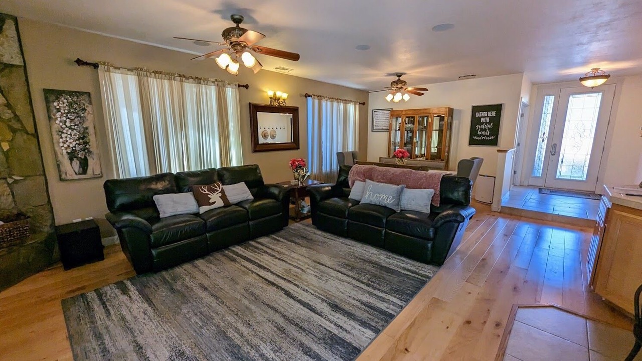 Photo of Livingroom in Redding