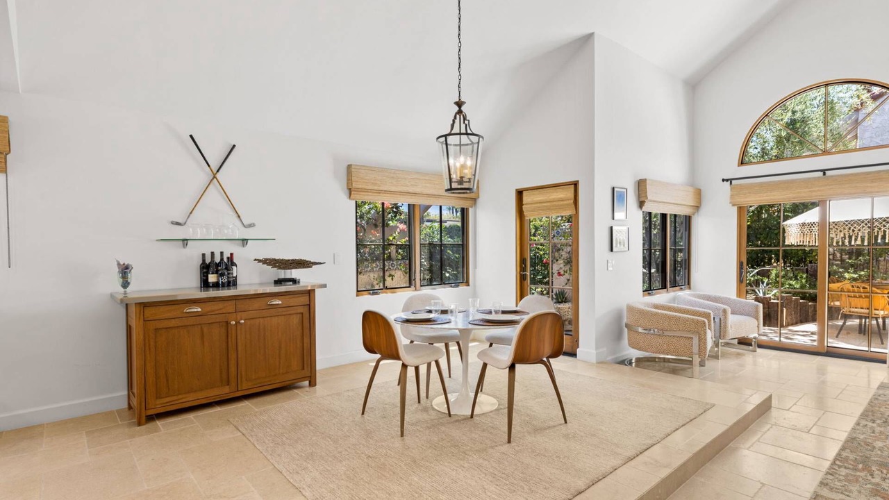 Photo of Livingroom in Palm Desert