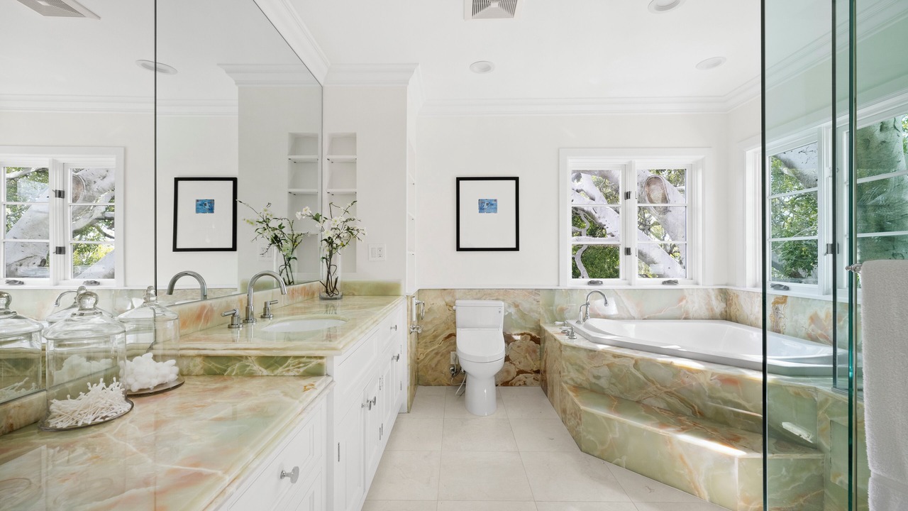Photo of Bathroom in The Flats