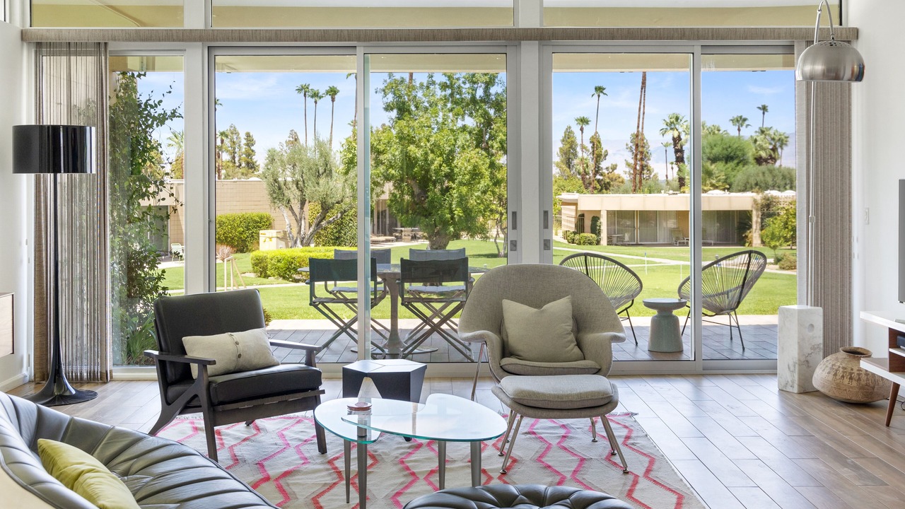 Photo of Livingroom in Palm Desert