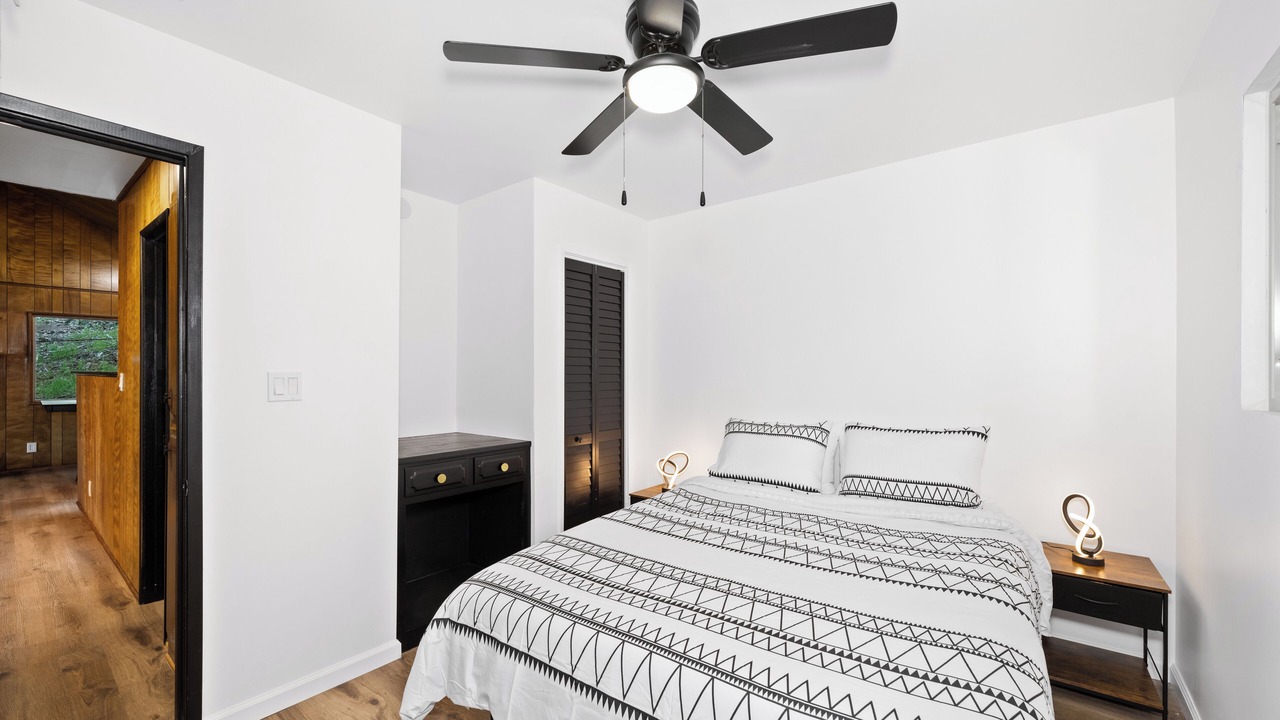 Photo of Bedroom in Crestline