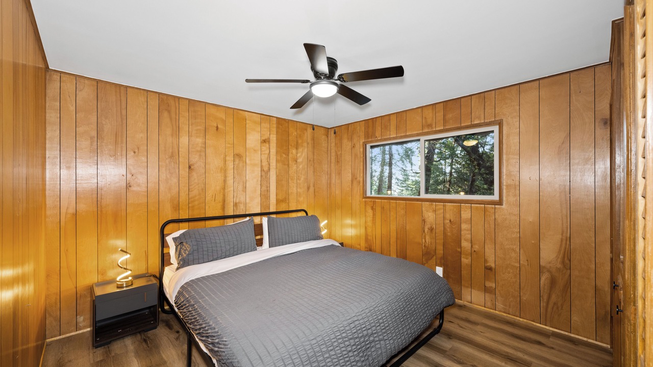 Photo of Bedroom in Crestline