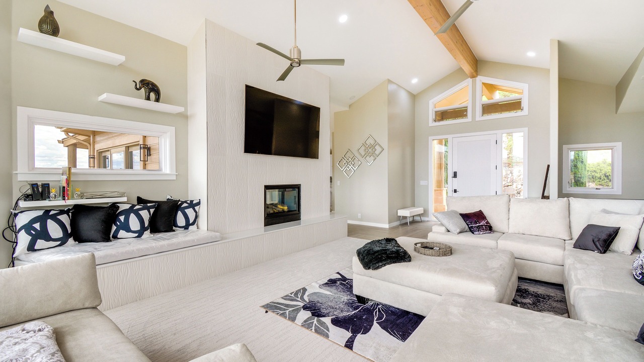 Photo of Livingroom in Lynx Mountain View Estates