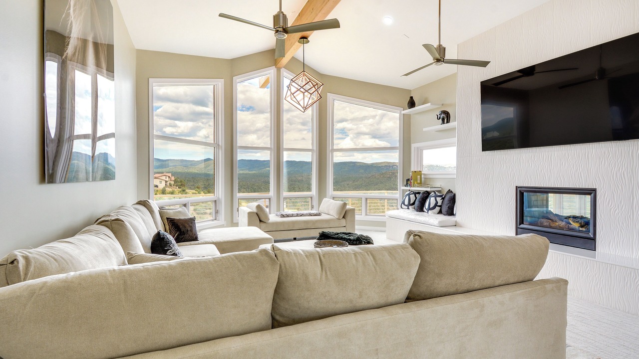 Photo of Livingroom in Lynx Mountain View Estates