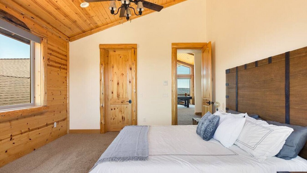 Photo of Bedroom in Castle Glen Estates