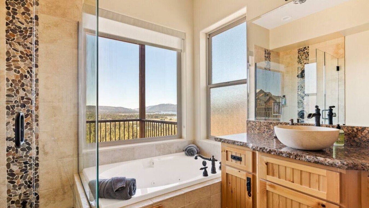 Photo of Bathroom in Castle Glen Estates