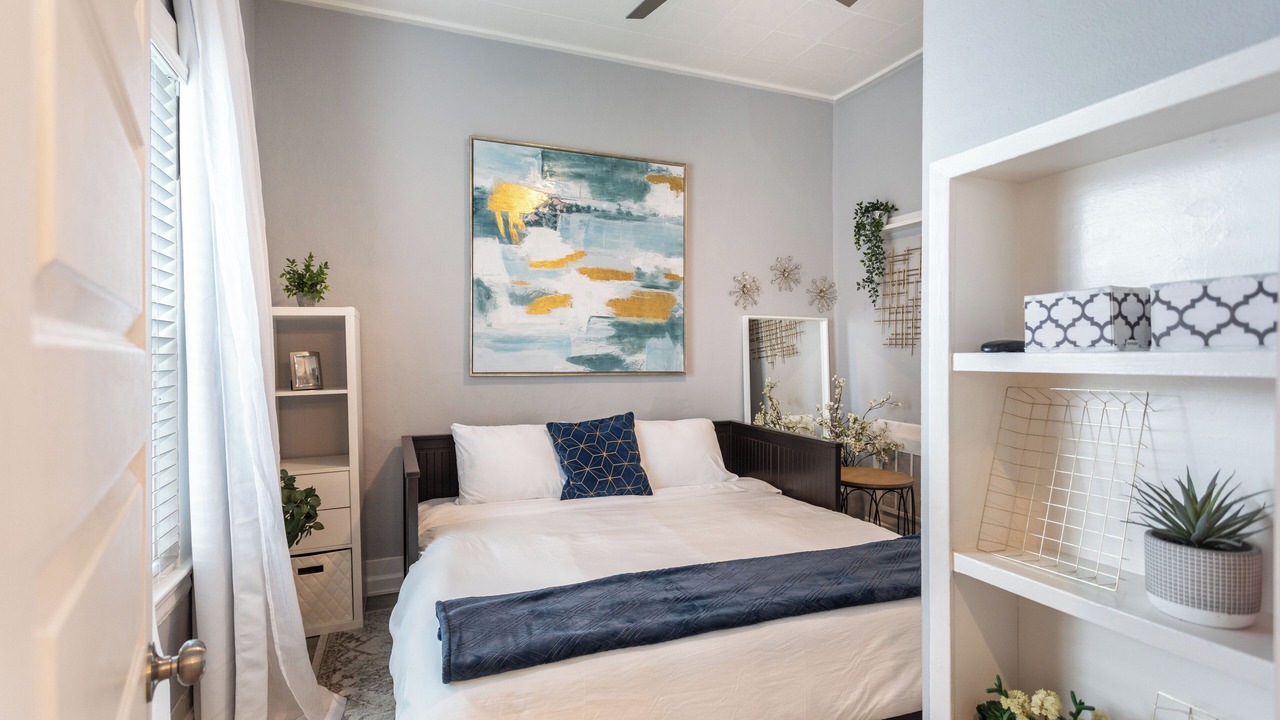 Photo of Bedroom in Downtown Sacramento