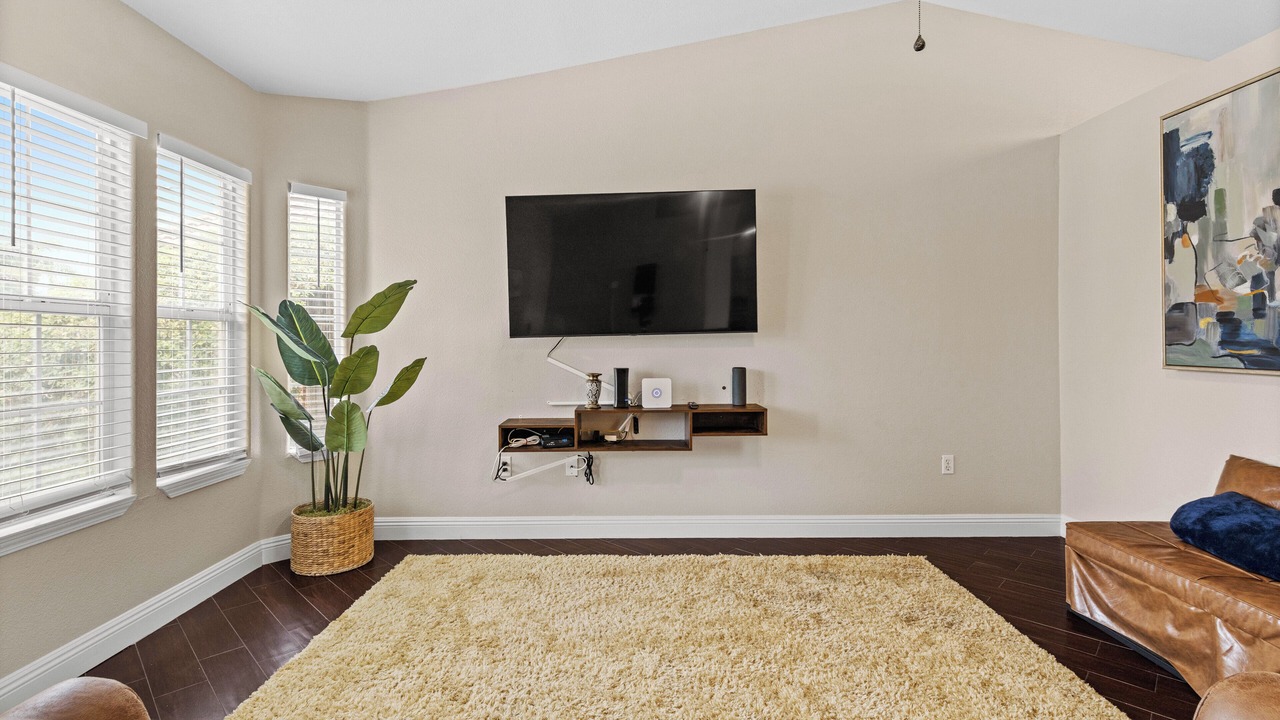 Photo of Livingroom in Pumpkin Center